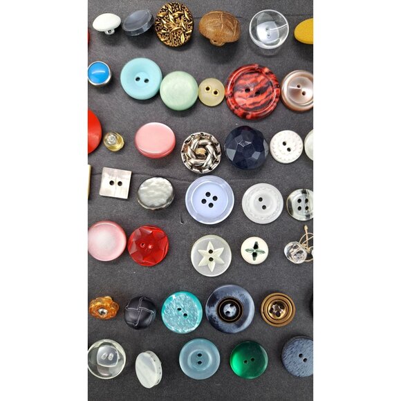 Vintage Unique Buttons Unusual Different Lot of 82 Craft Art Project Assorted - Picture 4 of 7